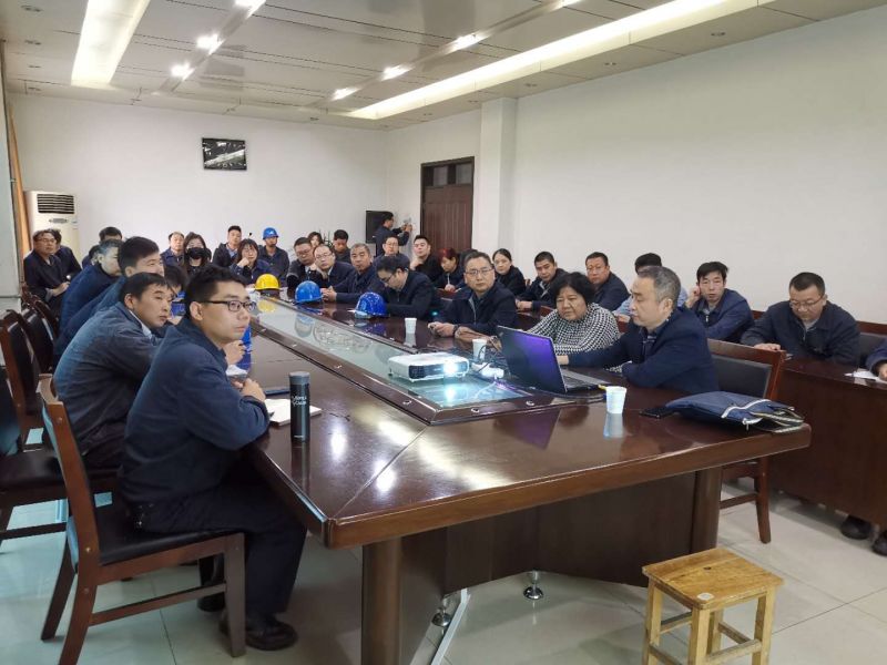 
				   
					學習固體廢物防治法、提高環(huán)境治理能力——黃河同力舉辦新版《固體廢物污染環(huán)境防治法》培訓(xùn)班
				 