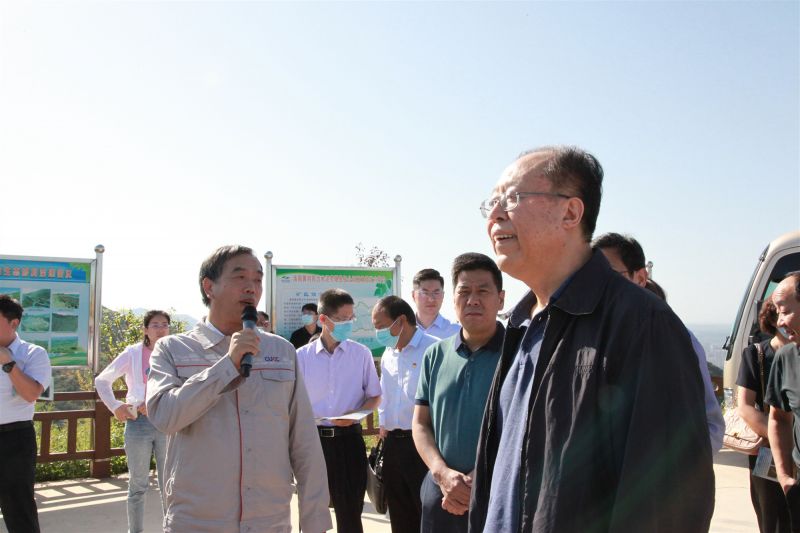 
				   
					河南省人大常委會黨組副書記、副主任馬懿一行到洛陽黃河同力調(diào)研
				 
